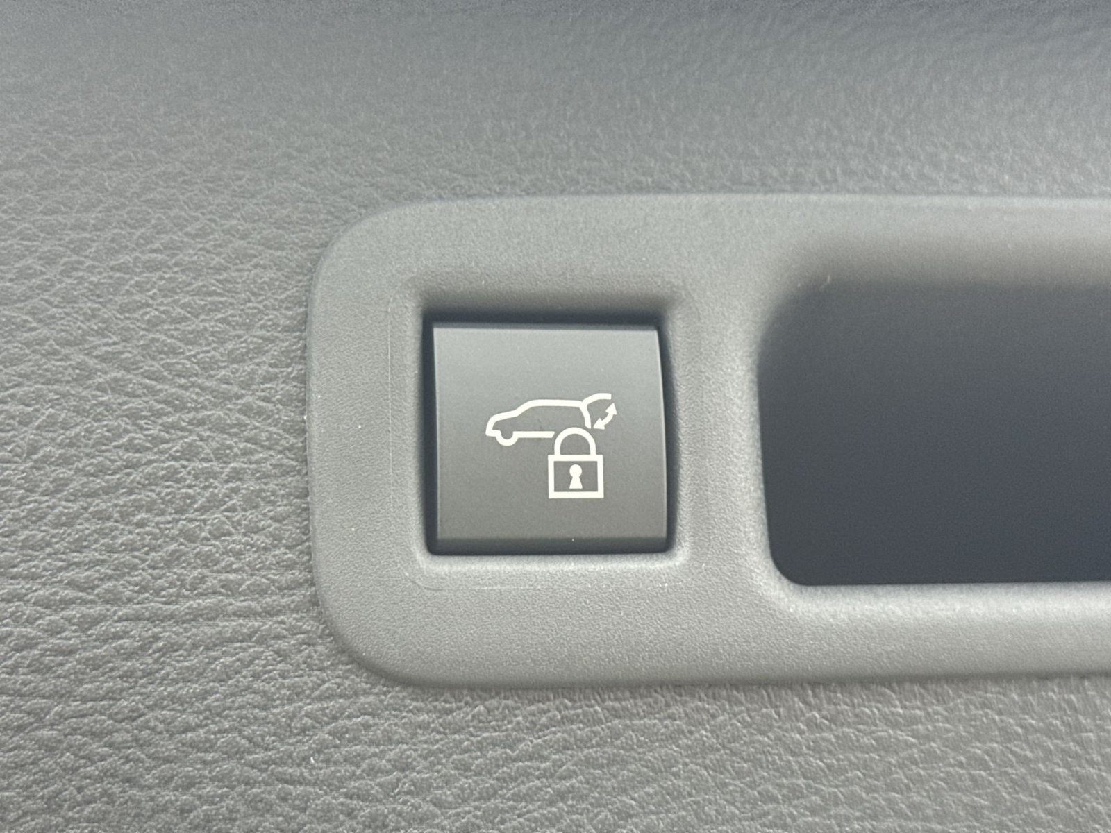 New 2026 Toyota Sienna Platinum AWD/4WD image 36