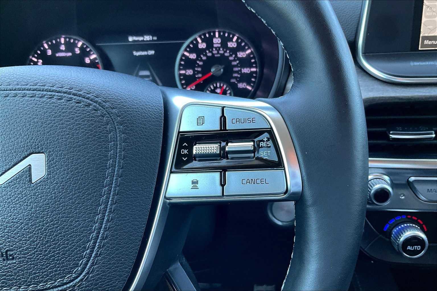 Certified 2022 Kia Telluride SX w/ SX Prestige Package image 25
