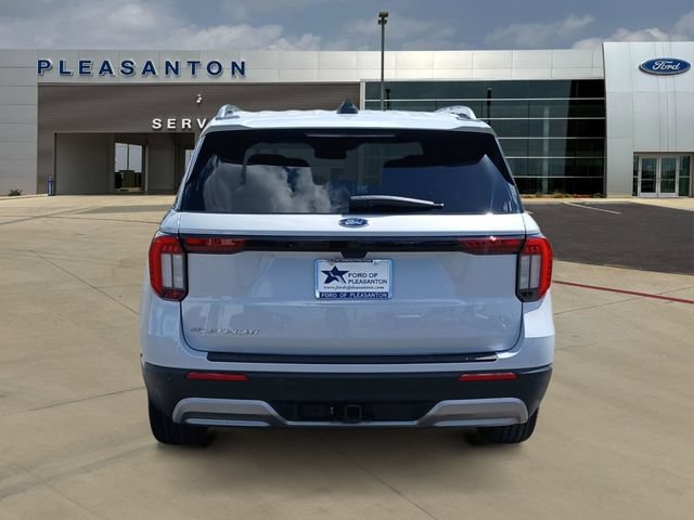 Certified 2026 Ford Explorer Platinum RWD image 4