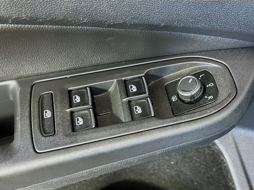 Used 2022 Volkswagen Golf R image 18