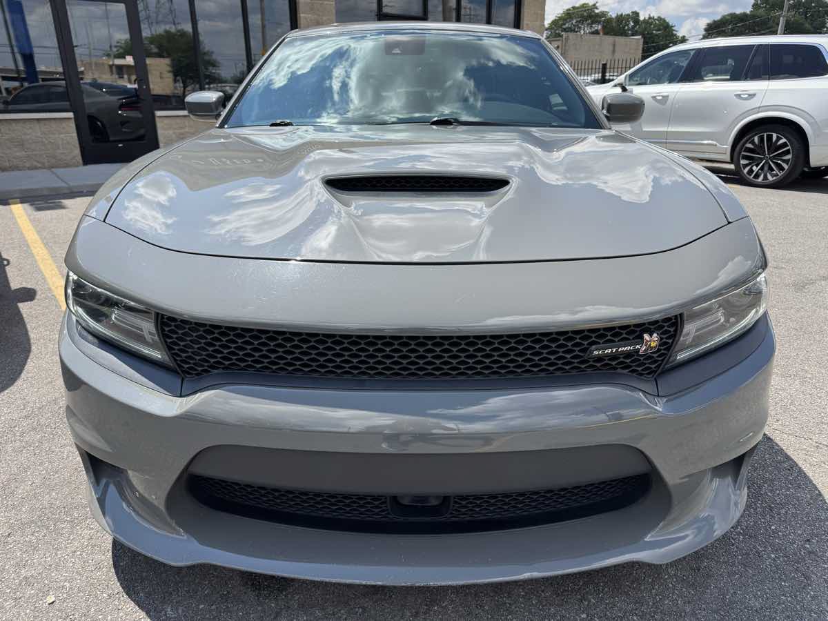Used 2017 Dodge Charger R/T Scat Pack w/ Technology Group RWD image 2