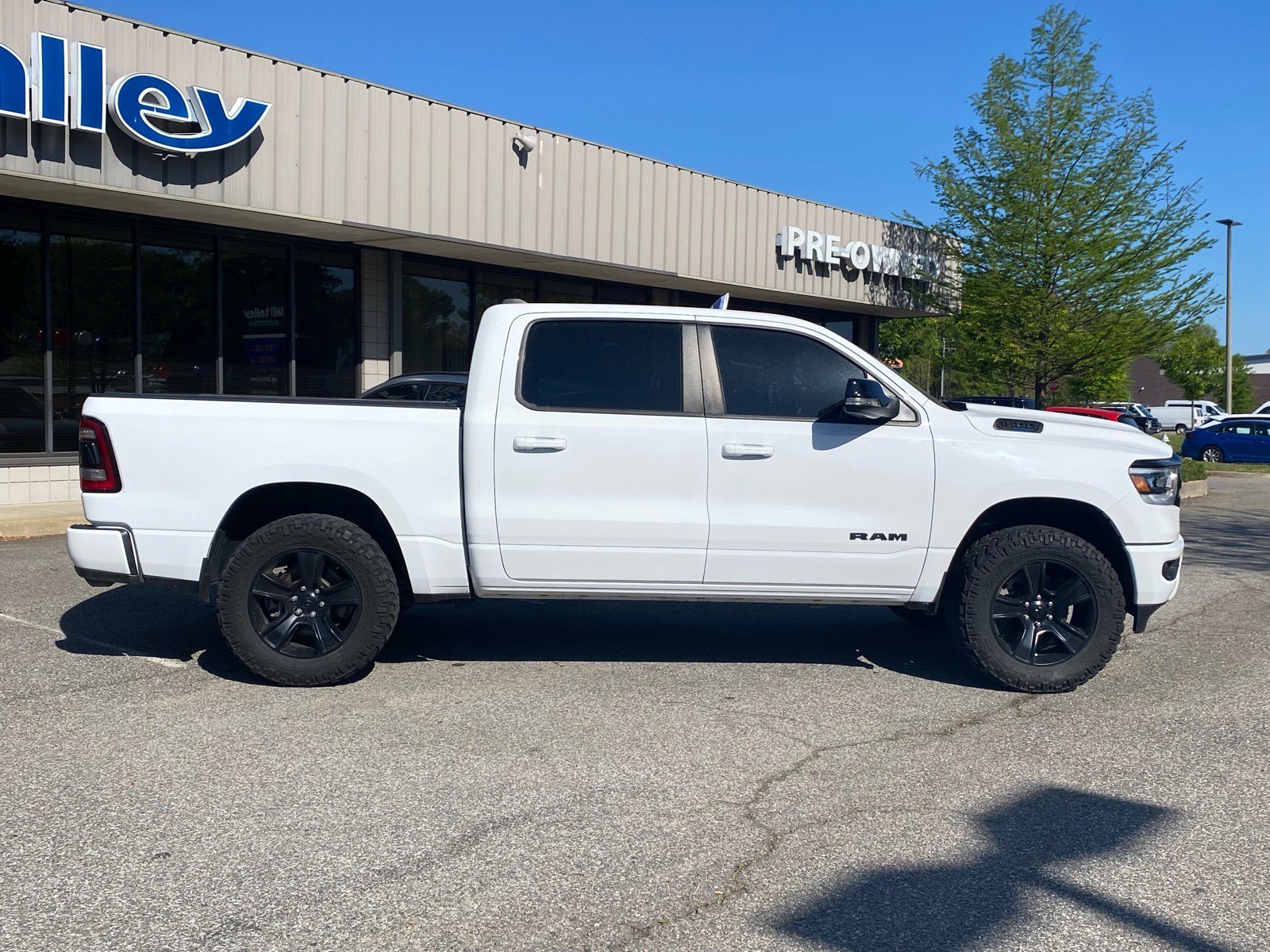 Used 2021 RAM 1500 Big Horn image 3