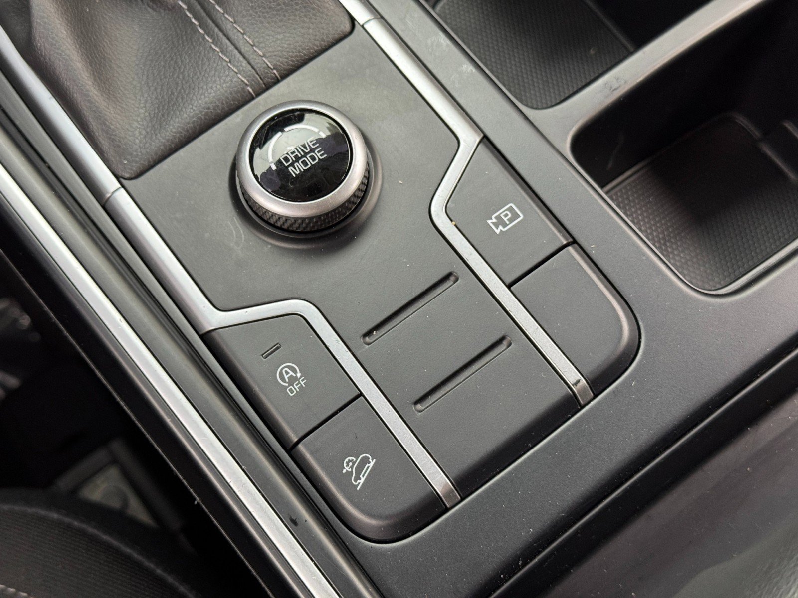 Used 2022 Kia Sorento LX FWD image 29