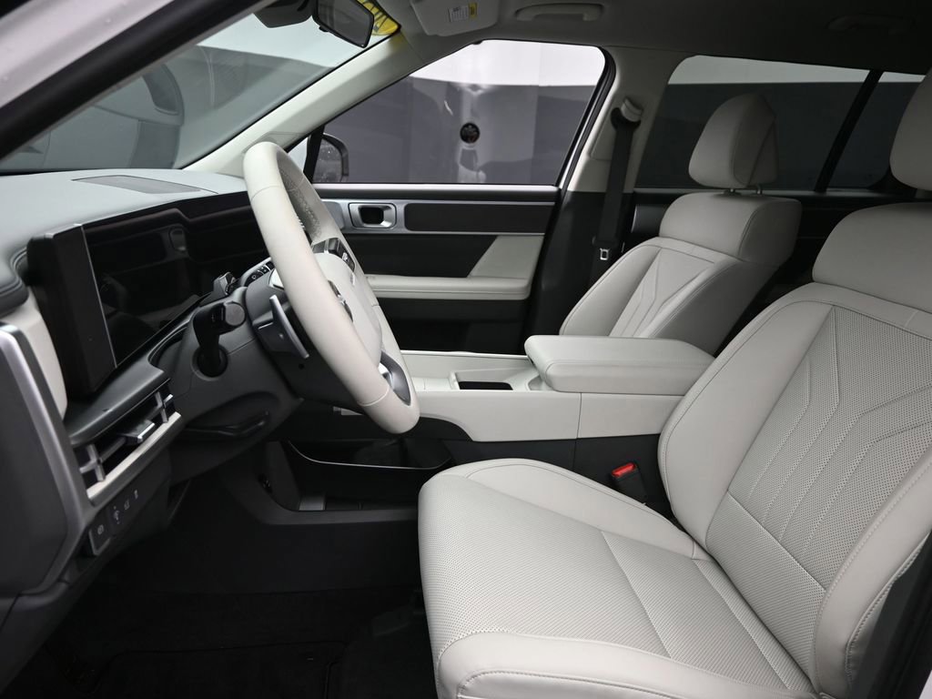 Used 2025 Hyundai Santa Fe SEL image 18