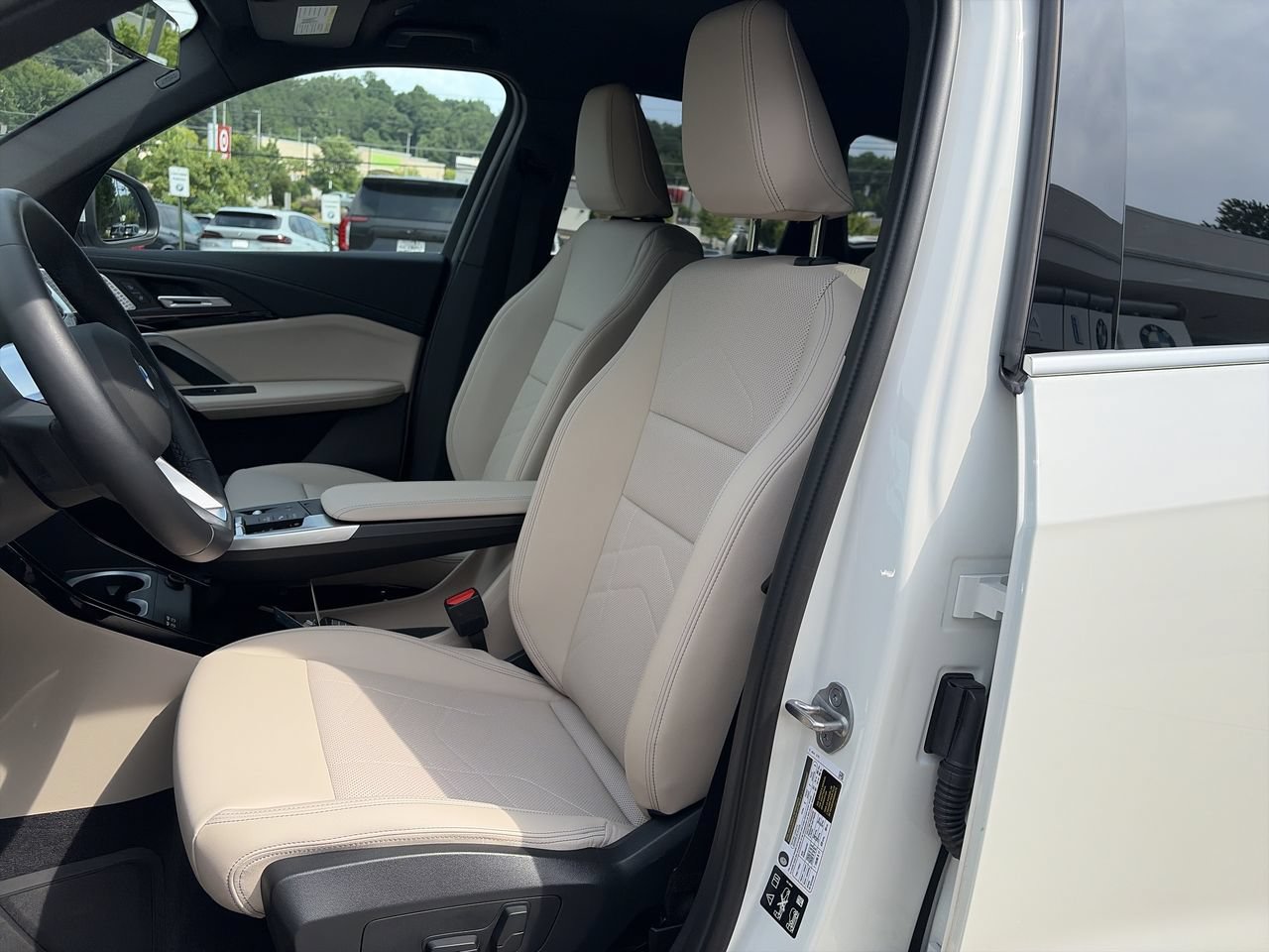 Used 2024 BMW X1 xDrive28i w/ Convenience Package AWD/4WD image 14