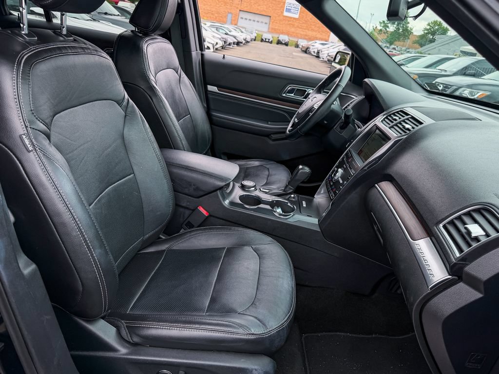 Used 2018 Ford Explorer Limited AWD/4WD image 10