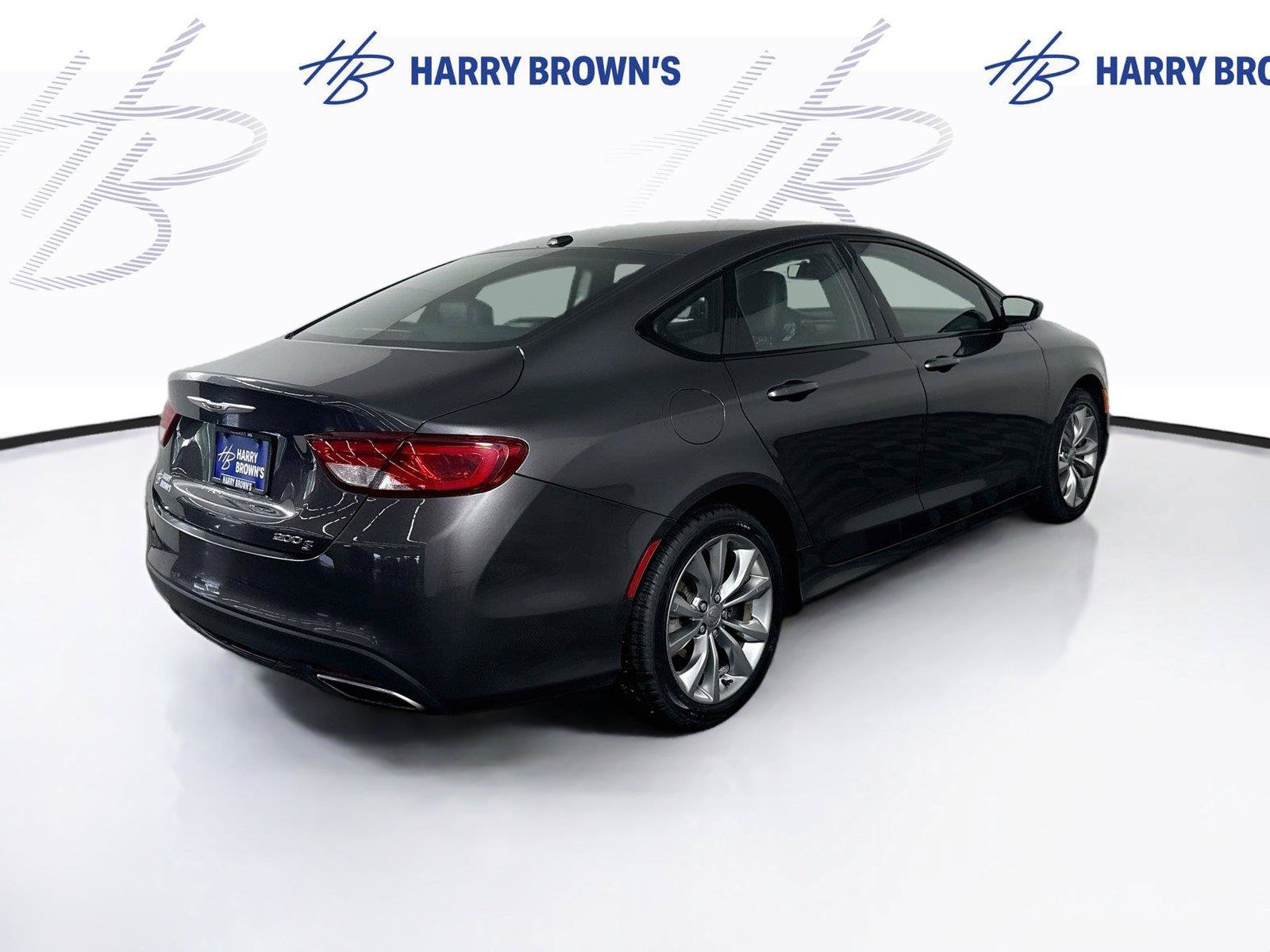 Used 2015 Chrysler 200 S FWD image 29
