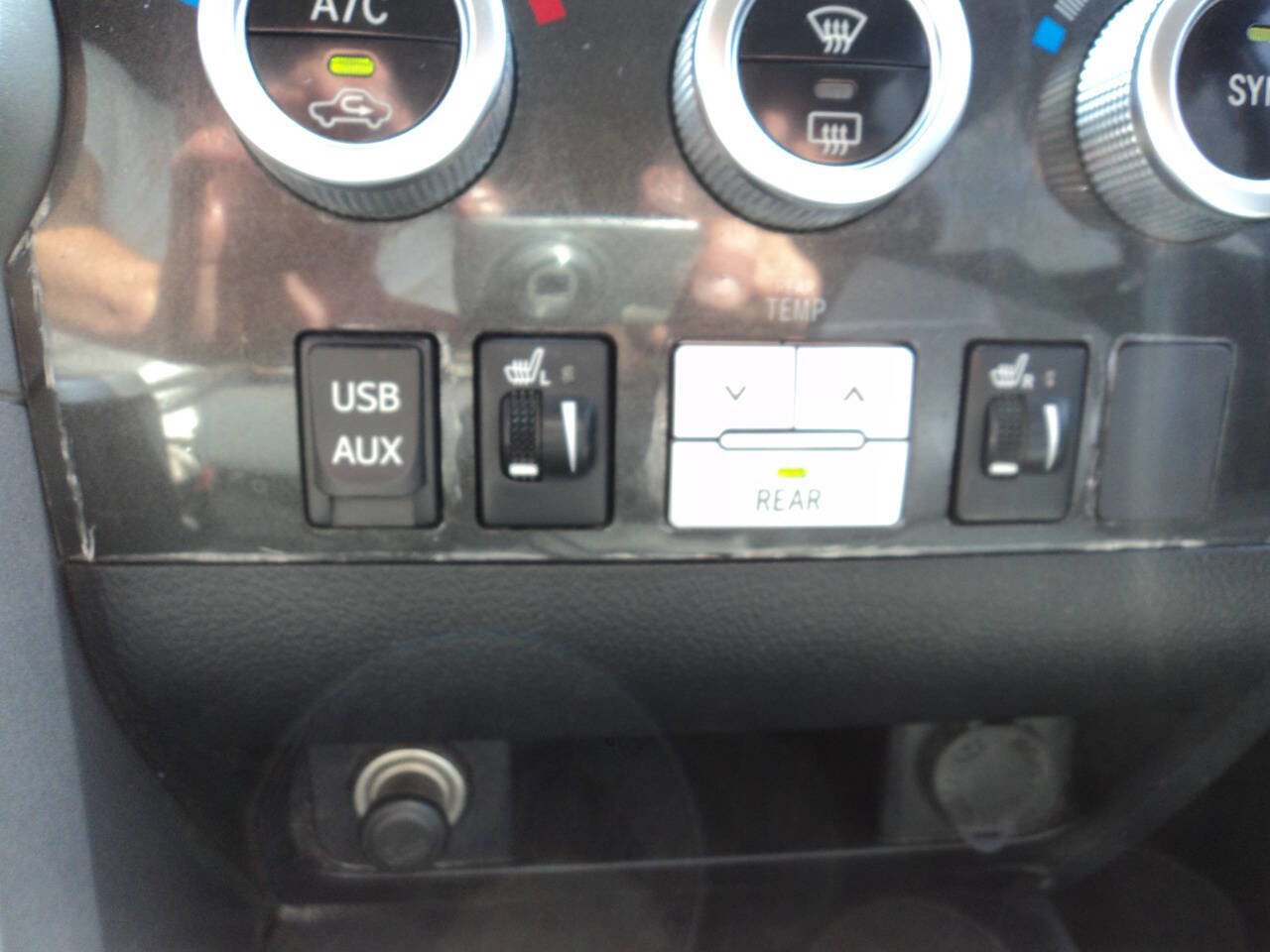 Used 2014 Toyota Sequoia Limited image 16