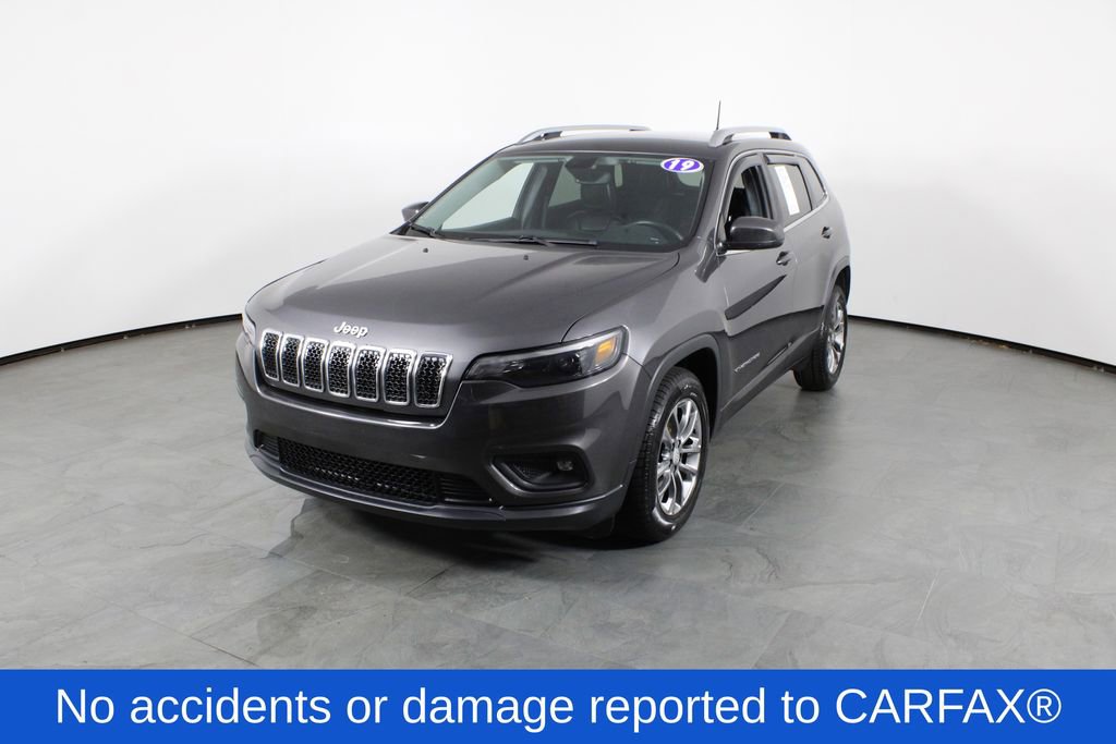 Used 2019 Jeep Cherokee Latitude Plus w/ Comfort/Convenience Group FWD image 2