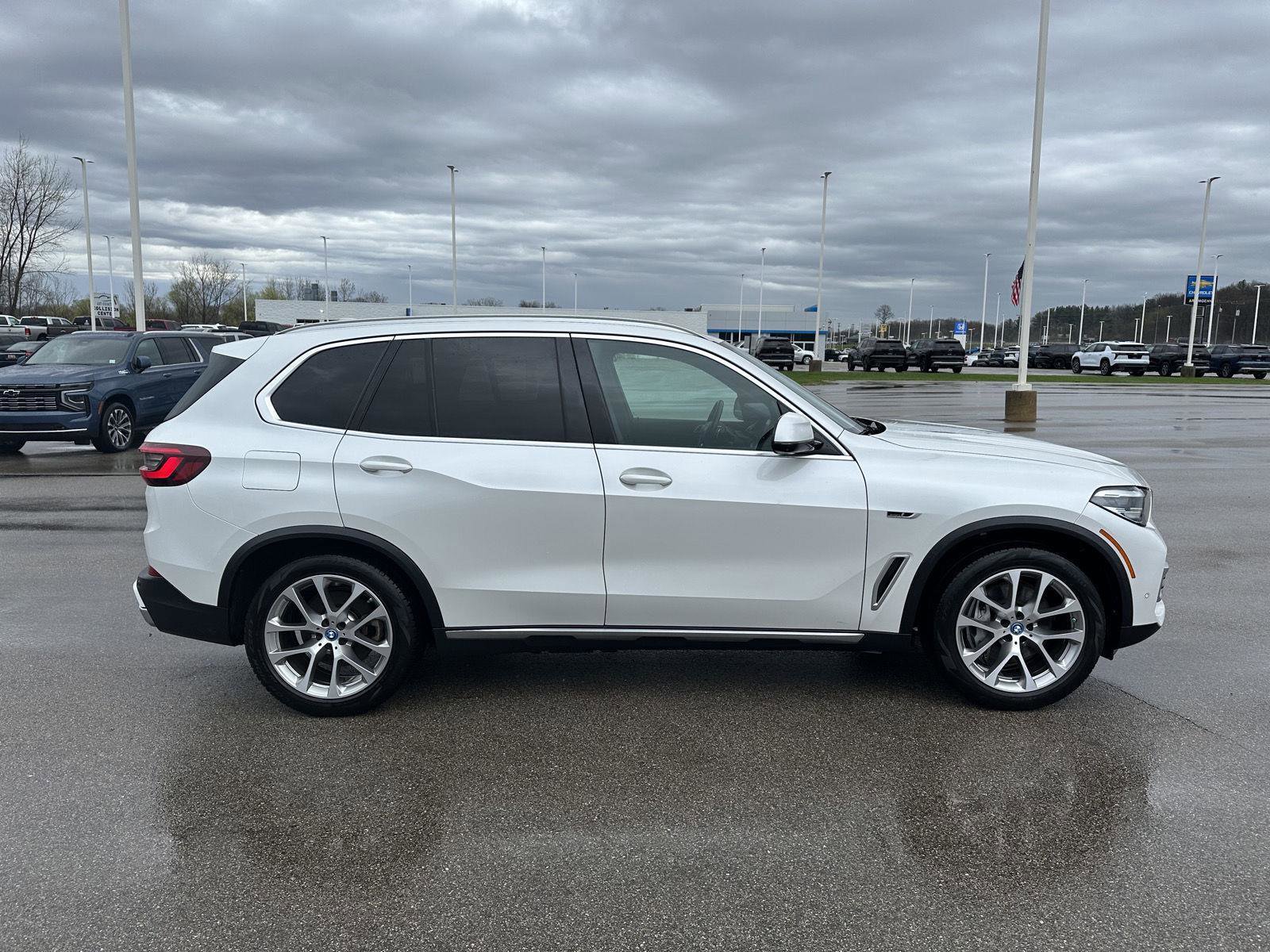 Used 2023 BMW X5 xDrive45e w/ Climate Comfort Package image 10