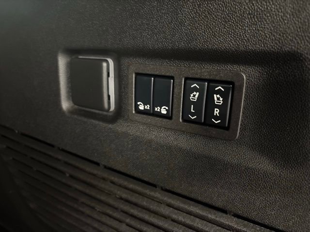 Used 2024 Chevrolet Suburban Premier image 41