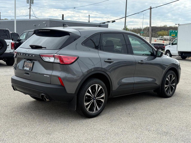 Certified 2022 Ford Escape SE w/ SE Sport Appearance Package AWD/4WD image 3