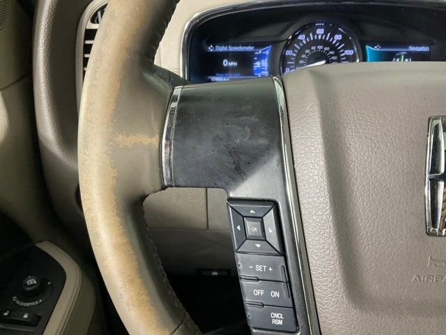 Used 2015 Lincoln Navigator 2WD image 26