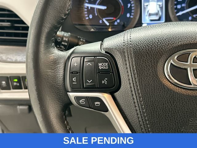 Used 2017 Toyota Sienna XLE Premium FWD image 9