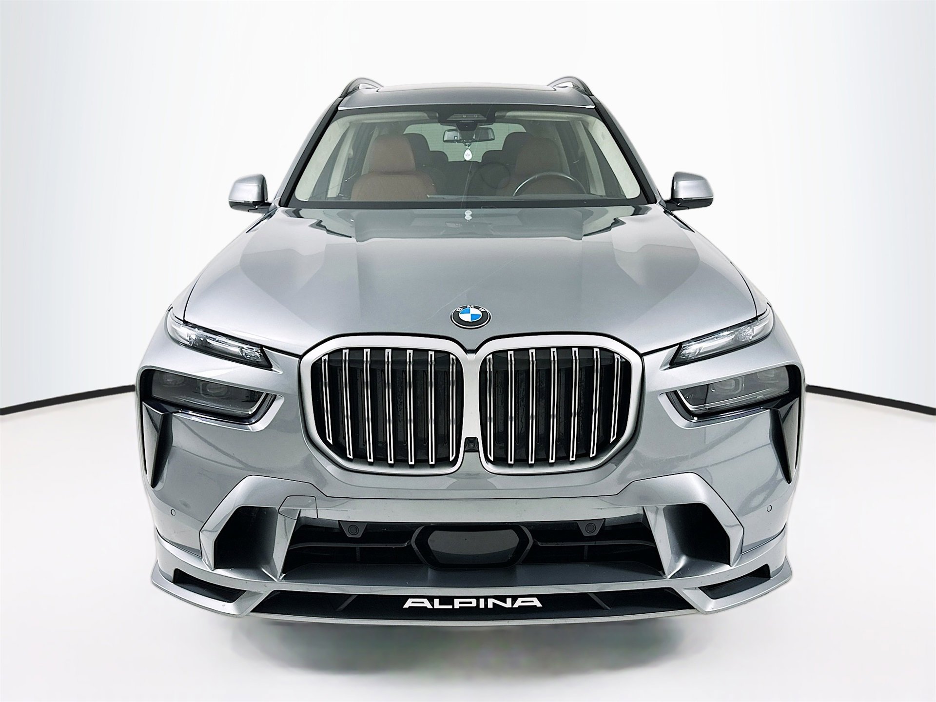 Used 2024 BMW ALPINA XB7 image 2