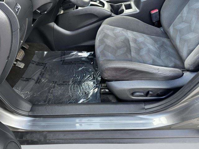 Used 2015 Nissan Rogue SV FWD image 19