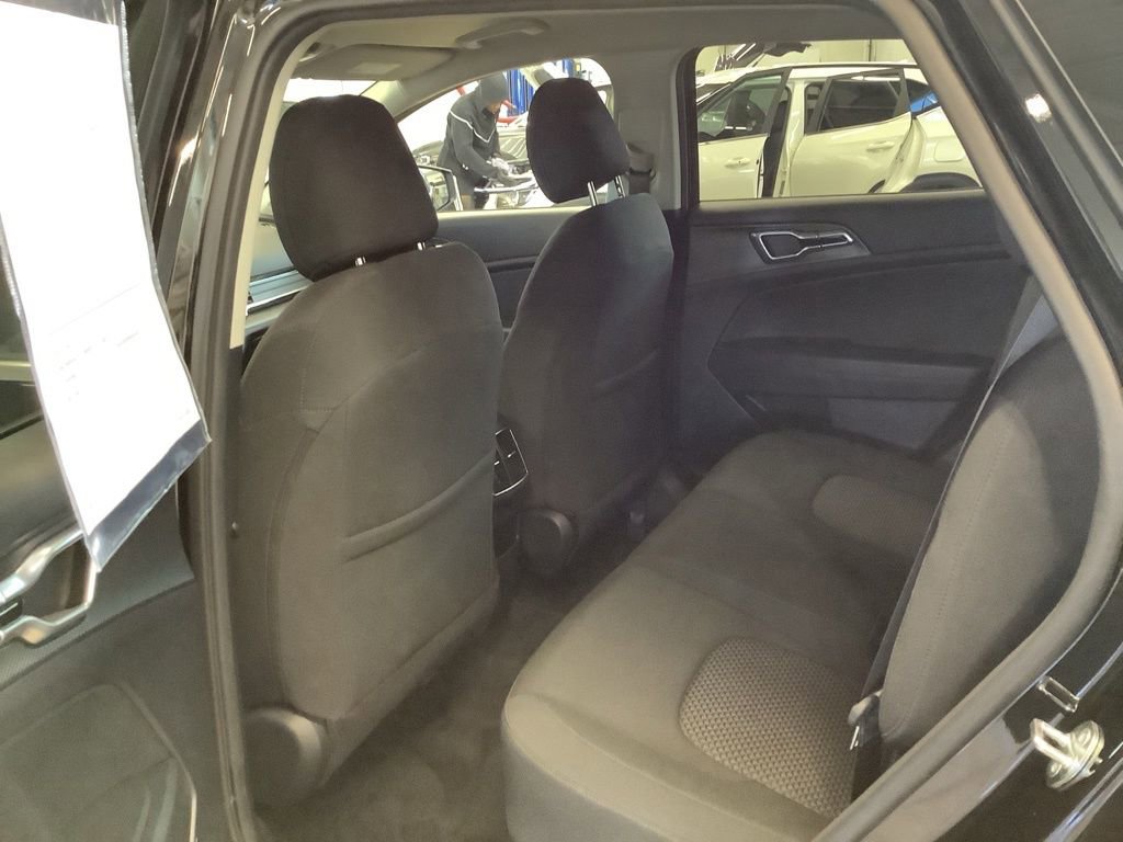 Certified 2023 Kia Sportage LX image 18