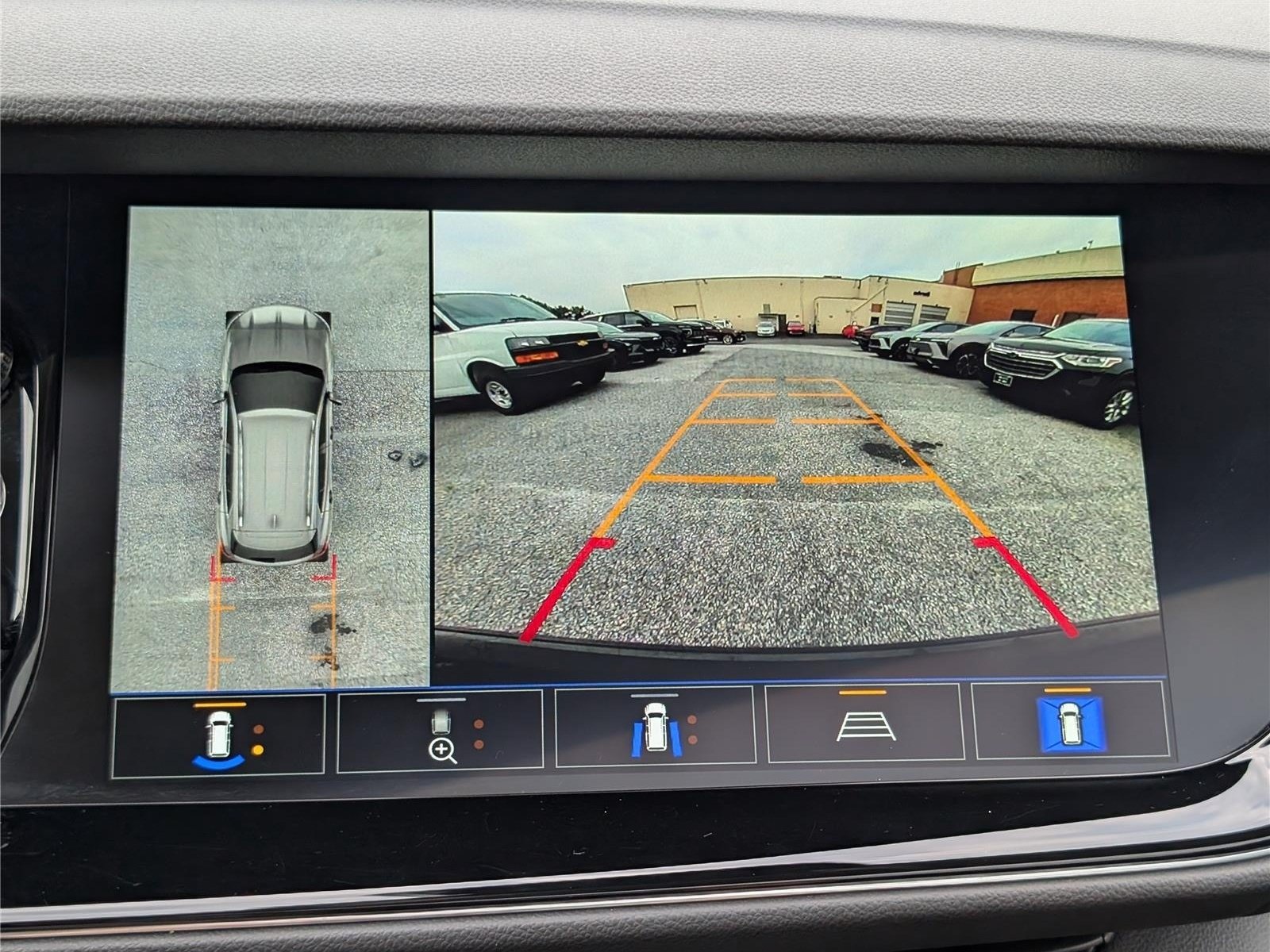 Used 2023 Buick Envision Avenir AWD/4WD image 31