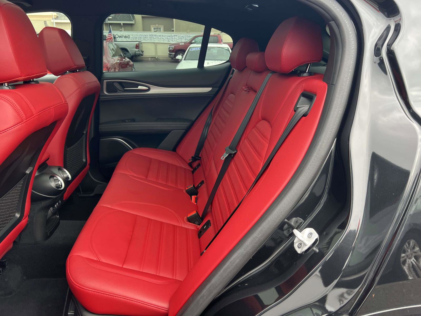 Used 2023 Alfa Romeo Stelvio Veloce AWD/4WD image 12