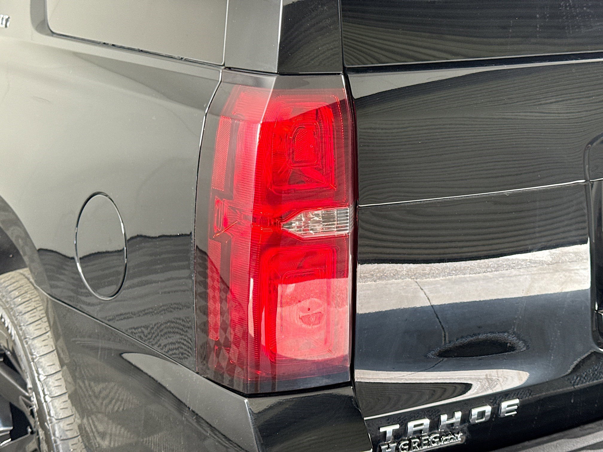 Used 2019 Chevrolet Tahoe LT image 36