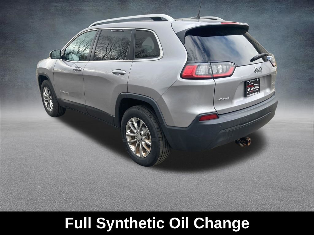 Used 2019 Jeep Cherokee Latitude Plus w/ Cold Weather Group AWD/4WD image 3
