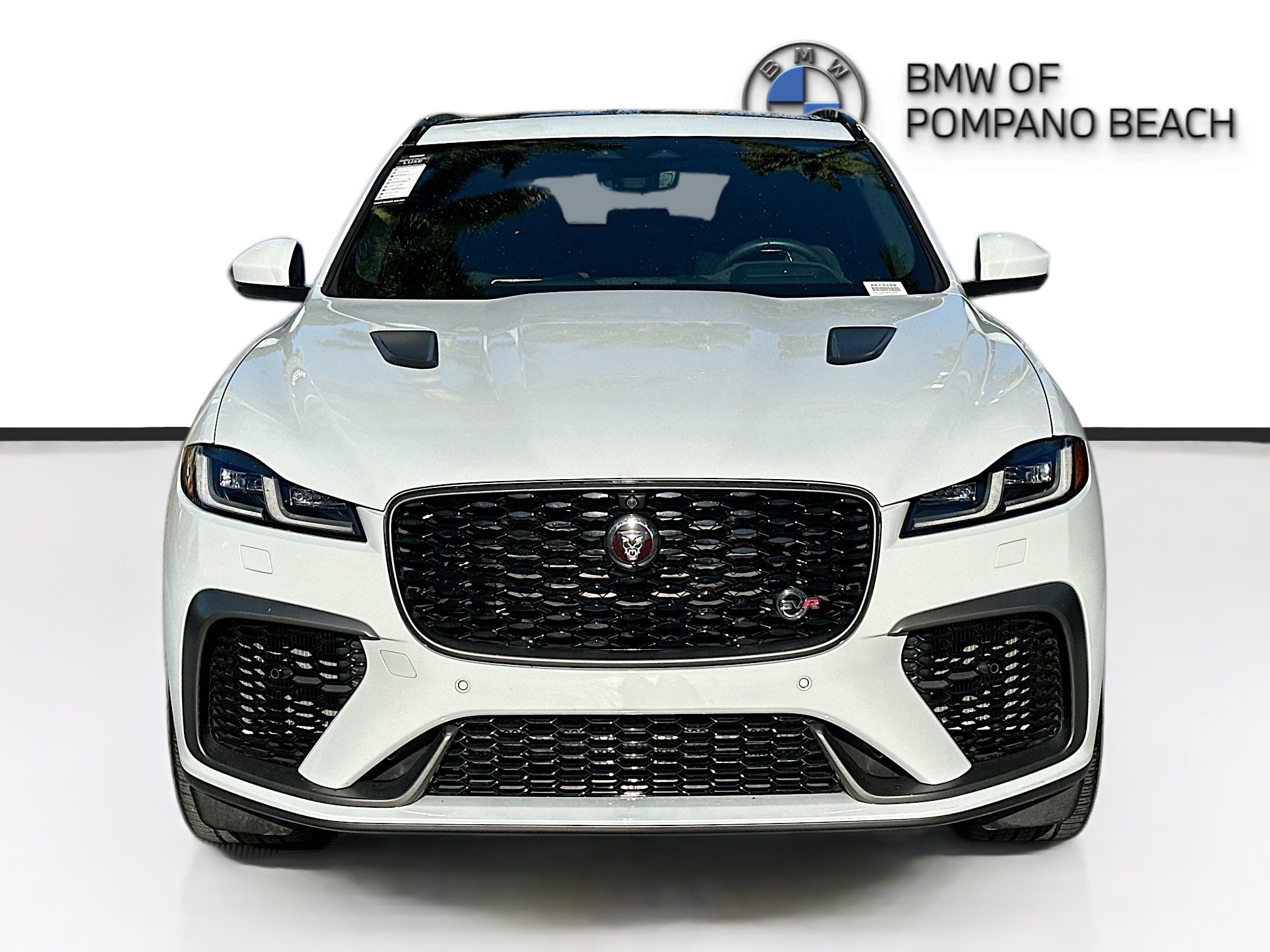 Used 2021 Jaguar F-PACE SVR image 2