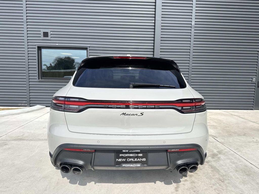Certified 2025 Porsche Macan S image 12