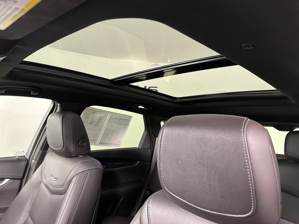 Used 2020 Cadillac XT5 Premium Luxury AWD/4WD image 4