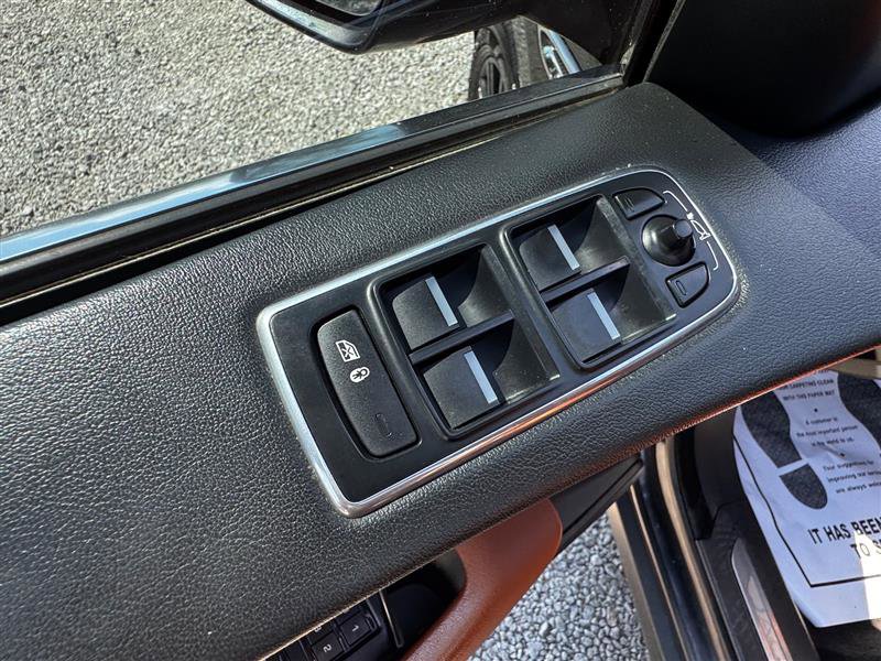 Used 2018 Jaguar F-PACE Portfolio image 27