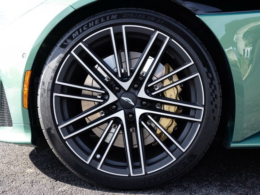 Used 2025 Aston Martin DB12 Volante image 73