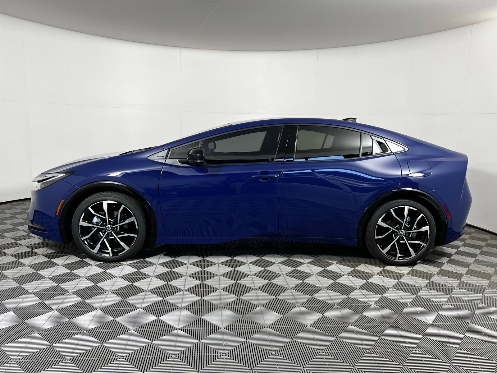 New 2026 Toyota Prius Plug-In Hybrid FWD image 8
