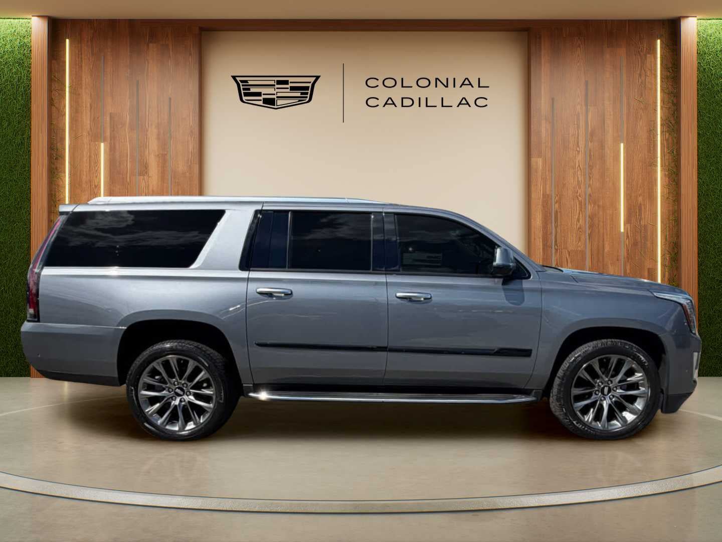 Used 2020 Cadillac Escalade ESV Luxury w/ Escalade Sport Edition AWD/4WD image 6
