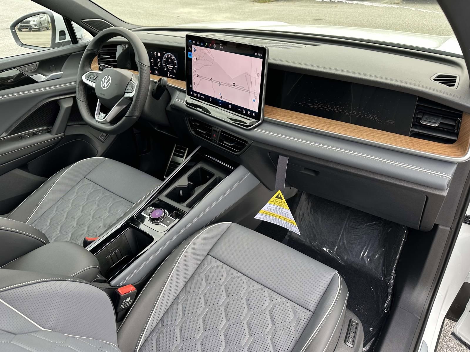 New 2026 Volkswagen Tiguan SEL R-Line image 13