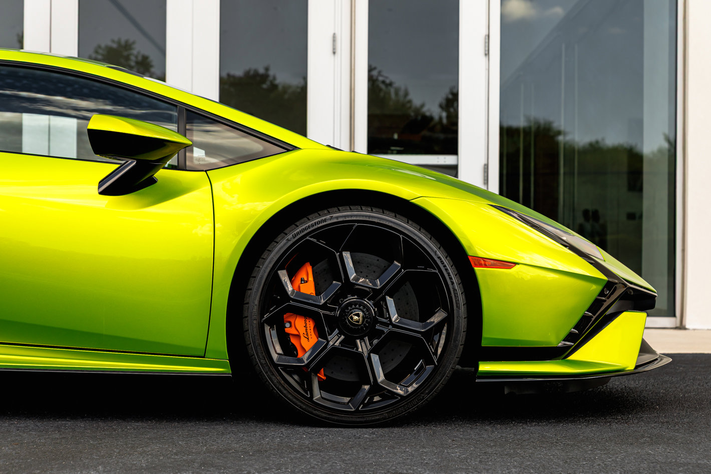 Used 2024 Lamborghini Huracan Tecnica image 4