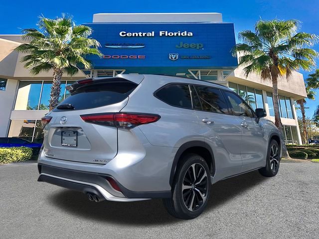 Used 2022 Toyota Highlander XSE image 5