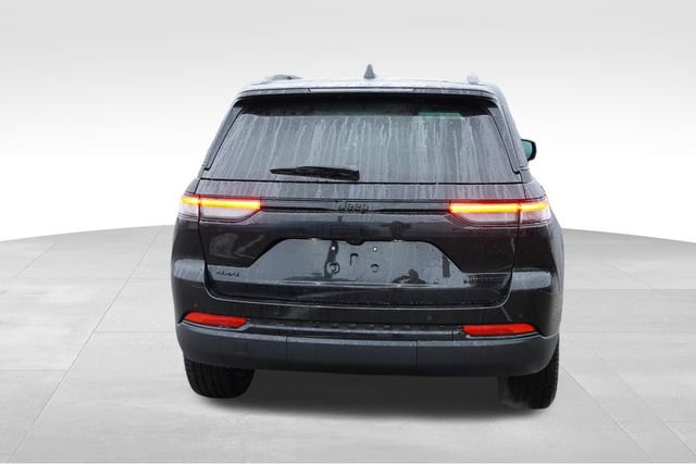 New 2025 Jeep Grand Cherokee Limited w/ Black Appearance Package image 4