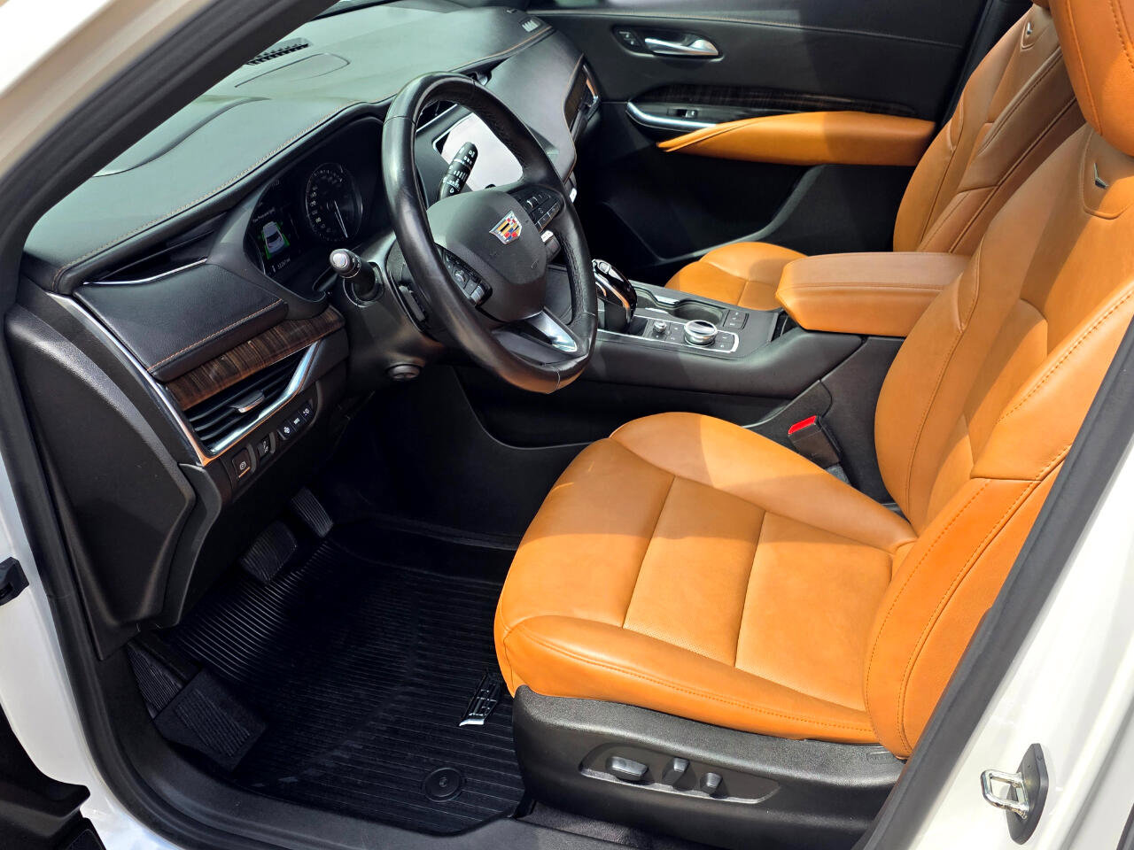 Used 2022 Cadillac XT4 Premium Luxury image 9