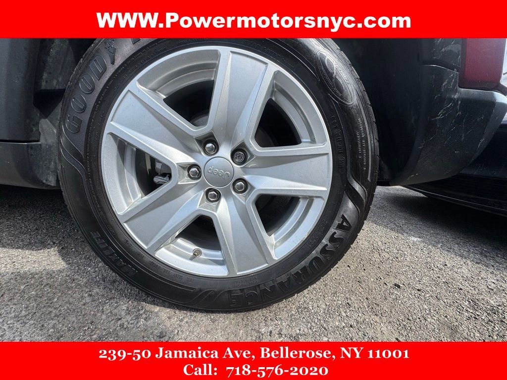 Used 2022 Jeep Compass Latitude AWD/4WD image 11