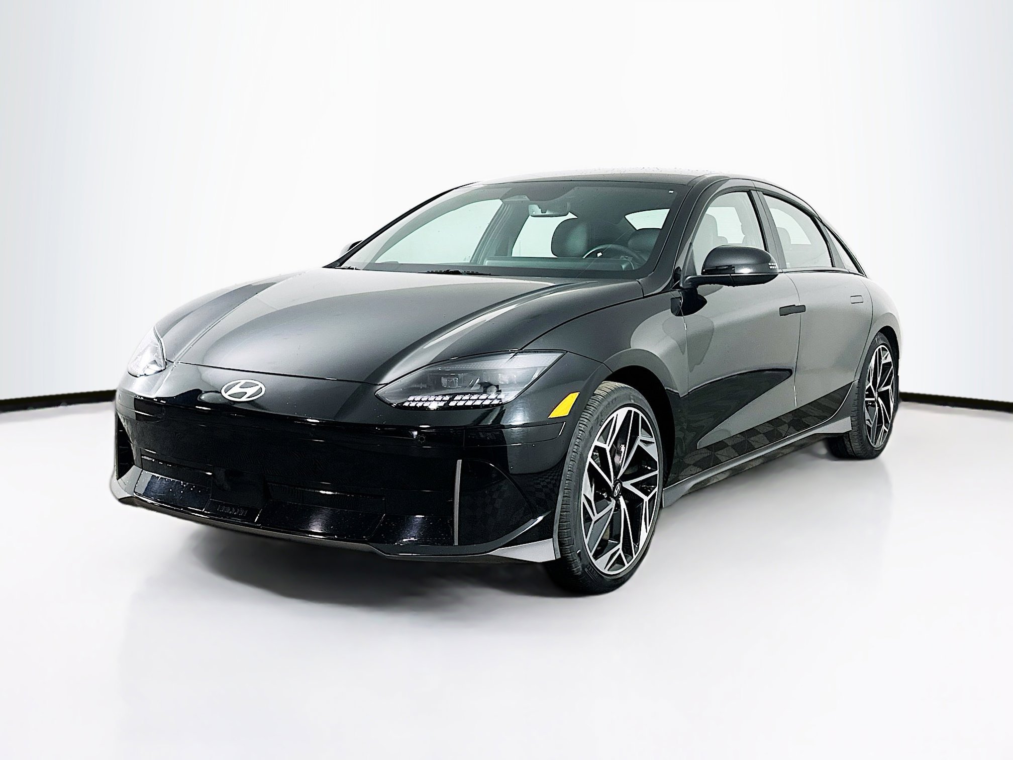 Used 2024 Hyundai Ioniq 6 SEL image 3