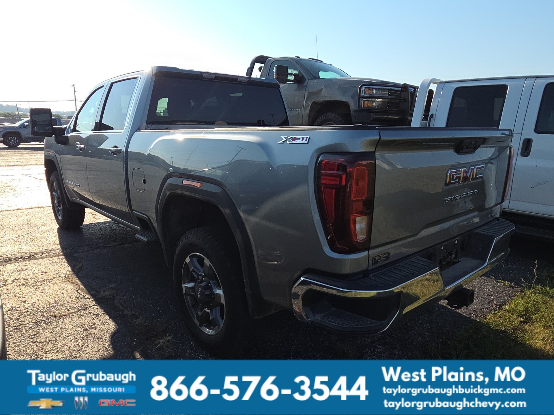 Used 2026 GMC Sierra 2500 SLE AWD/4WD image 4