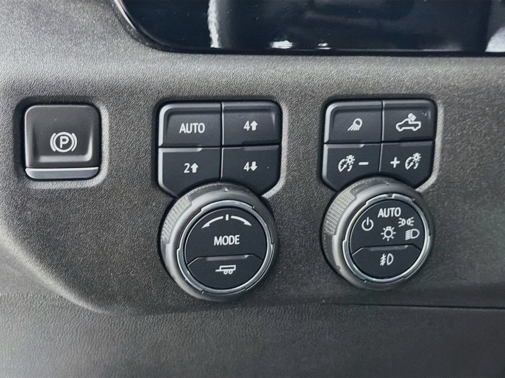 Used 2023 Chevrolet Silverado 1500 LTZ w/ LTZ Convenience Package II AWD/4WD image 11
