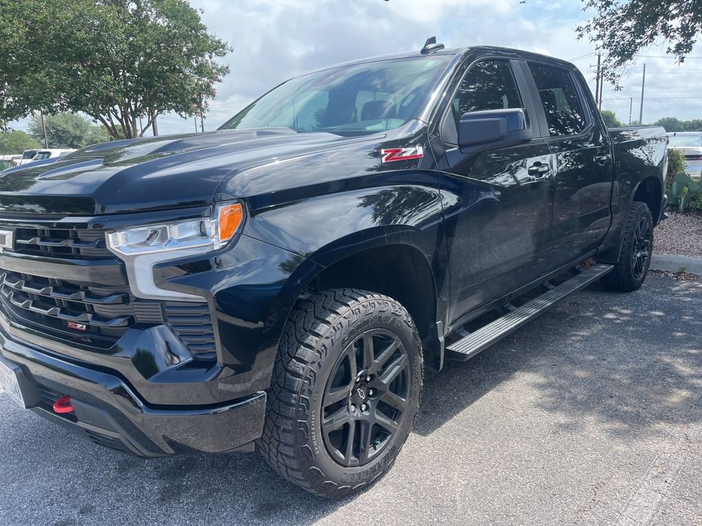 Used 2025 Chevrolet Silverado 1500 LT Trail Boss w/ Convenience Package II AWD/4WD image 1