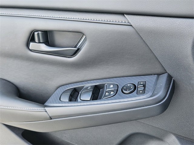 Used 2025 Nissan Sentra S image 28