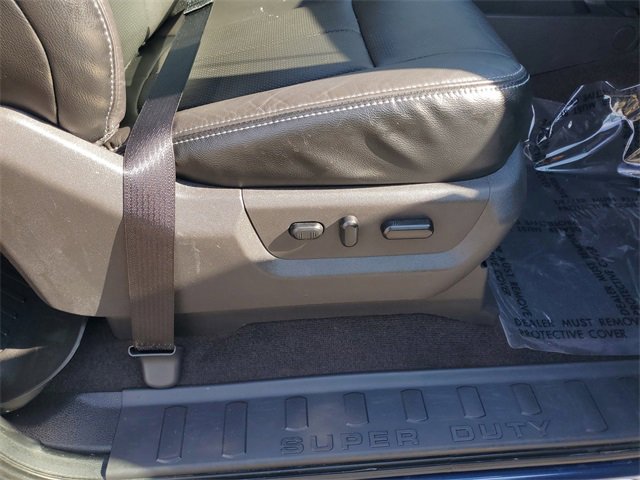 Used 2016 Ford F250 Lariat w/ Chrome Package image 33