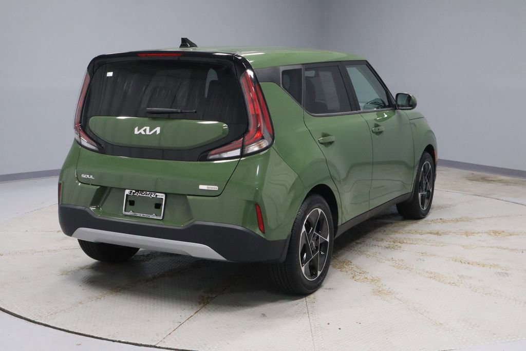 Used 2023 Kia Soul EX image 9