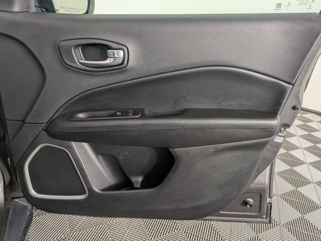 Used 2019 Jeep Compass Latitude AWD/4WD image 34
