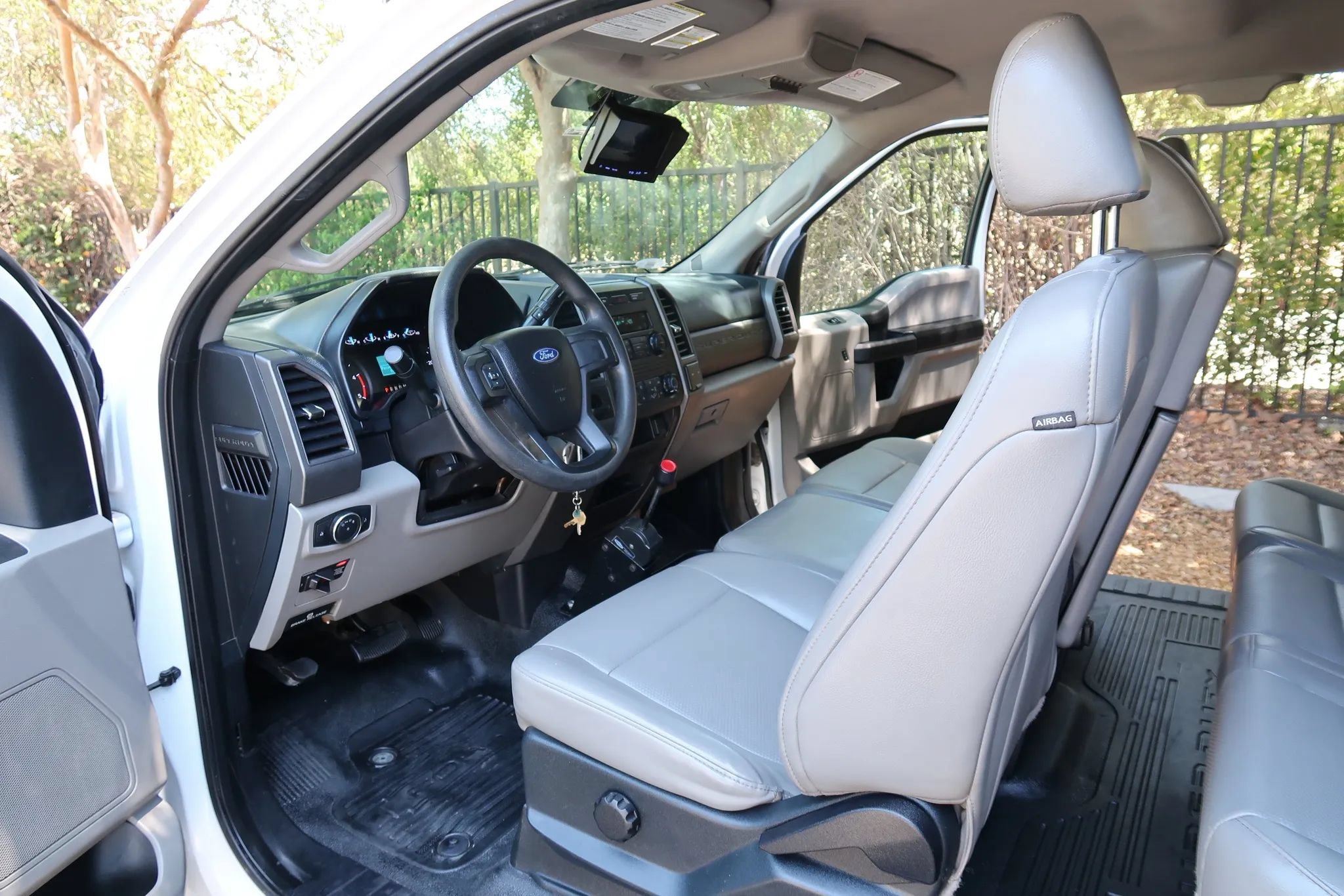 Used 2017 Ford F550 2WD SuperCab Super Duty image 29