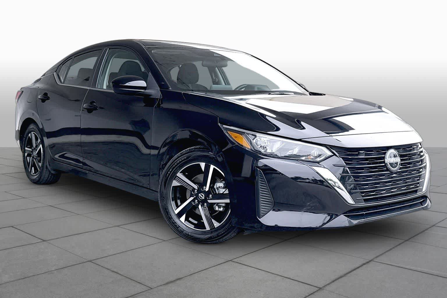 Used 2025 Nissan Sentra SV FWD image 3