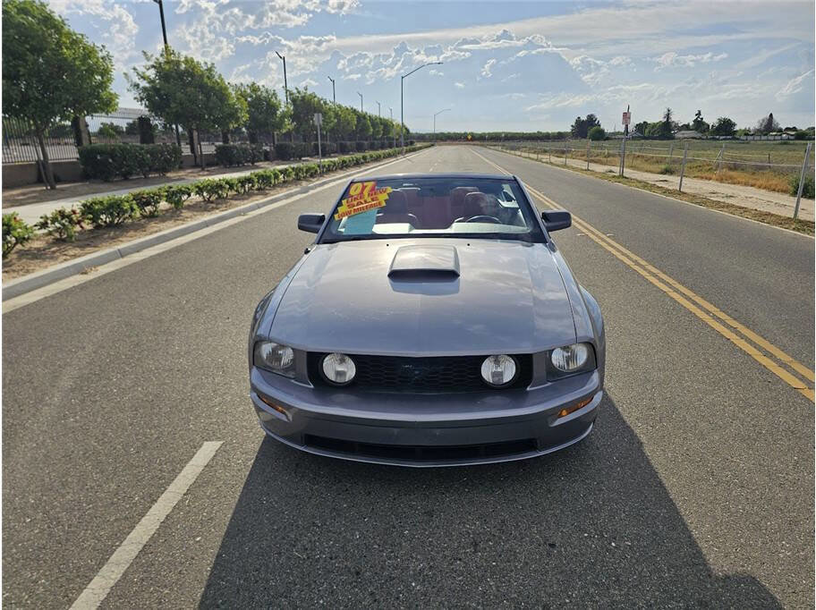 Used 2007 Ford Mustang GT RWD image 2