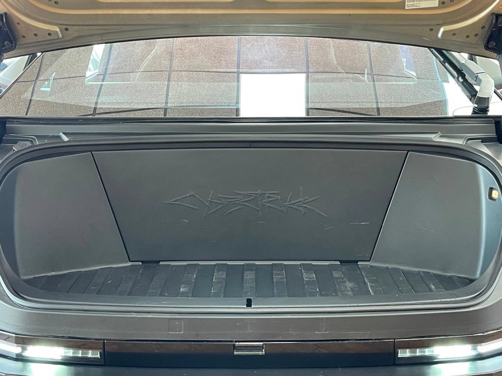 Used 2024 Tesla Cybertruck AWD Crew Cab image 43